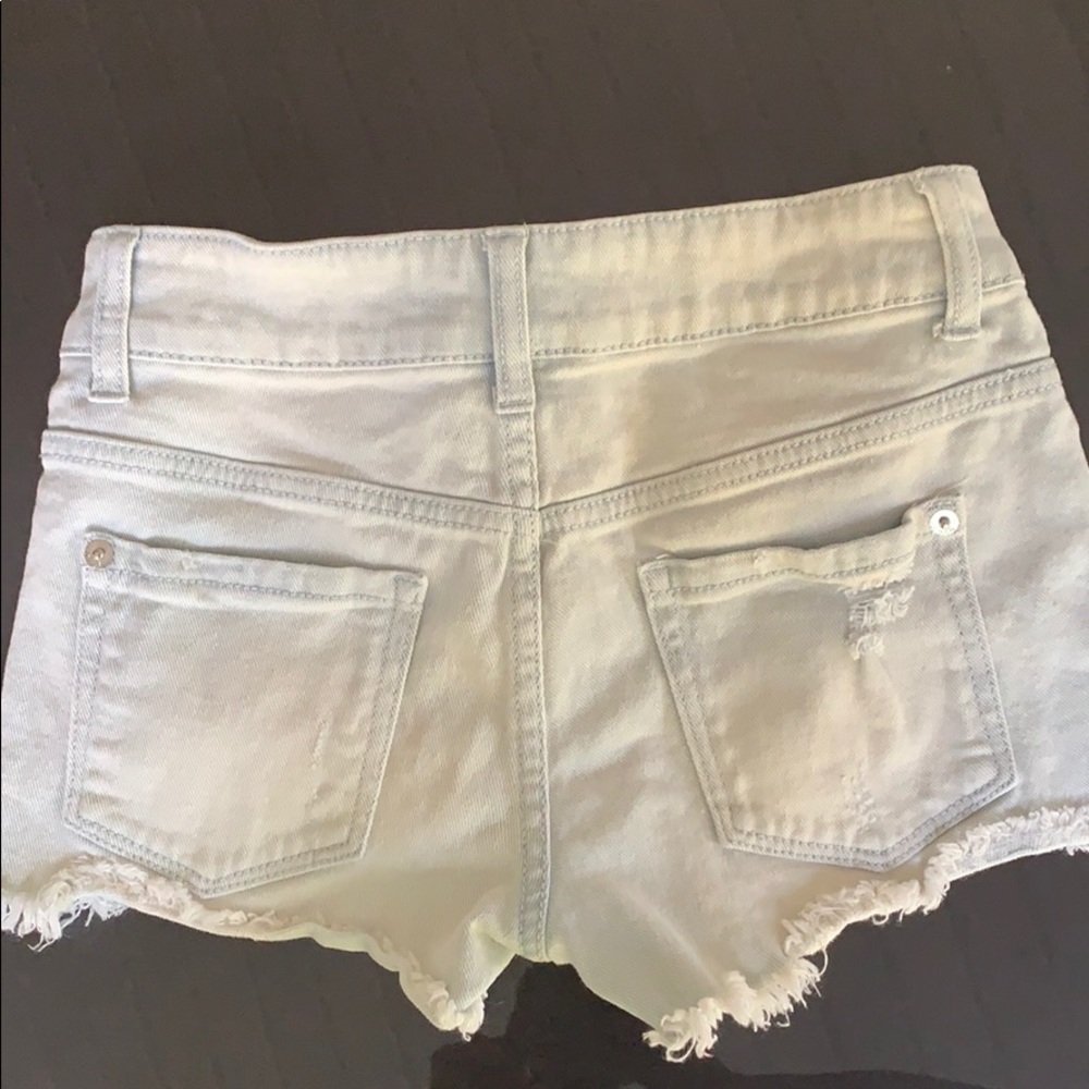 Shorts - Picture 3 of 3